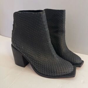 Wal & Pai La Bolan‎ Square Toe Block Heel Boot 36